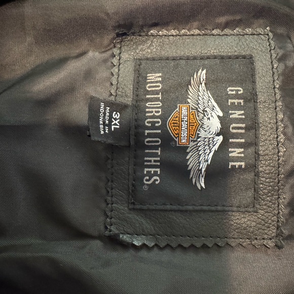 Harley Davidson Black Leather Vest - Picture 6 of 14